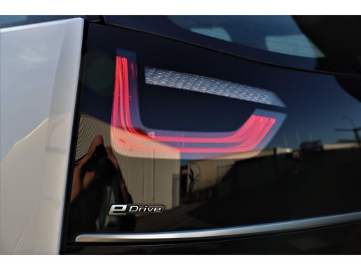 BMW i3 Executive 120Ah 42 kWh/Sunroof/Adaptive/Camera/W-pomp/20"/3-fase ActivLease financial lease