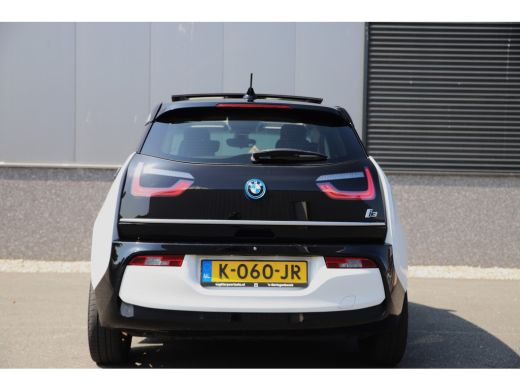 BMW i3 Executive 120Ah 42 kWh/Sunroof/Adaptive/Camera/W-pomp/20"/3-fase ActivLease financial lease