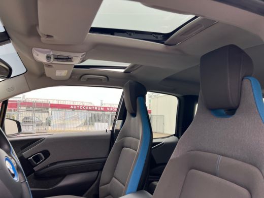 BMW i3 Executive 120Ah 42 kWh/Sunroof/Adaptive/Camera/W-pomp/20"/3-fase ActivLease financial lease