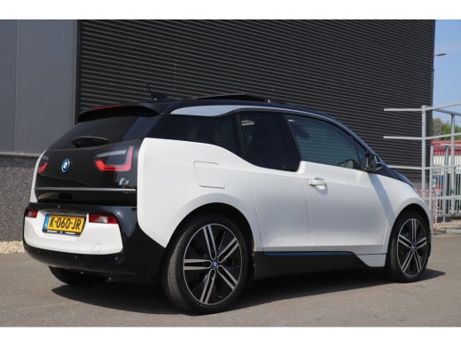 BMW i3 Executive 120Ah 42 kWh/Sunroof/Adaptive/Camera/W-pomp/20"/3-fase ActivLease financial lease