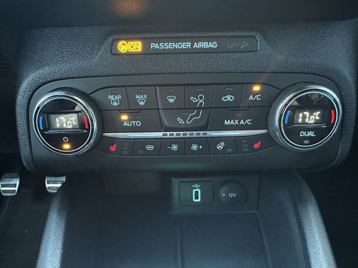 Ford Focus 1.0 125PK ST Line | STOEL-, STUUR- EN VOORRUITVERWARMING| NAVIGATIE| PARKEERSENSOREN V+A| CRUISE ... ActivLease financial lease