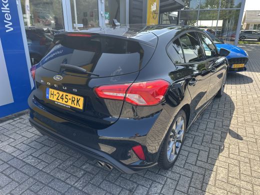 Ford Focus 1.0 125PK ST Line | STOEL-, STUUR- EN VOORRUITVERWARMING| NAVIGATIE| PARKEERSENSOREN V+A| CRUISE ... ActivLease financial lease
