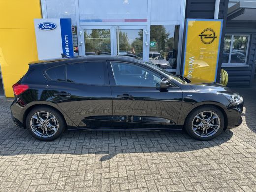 Ford Focus 1.0 125PK ST Line | STOEL-, STUUR- EN VOORRUITVERWARMING| NAVIGATIE| PARKEERSENSOREN V+A| CRUISE ... ActivLease financial lease