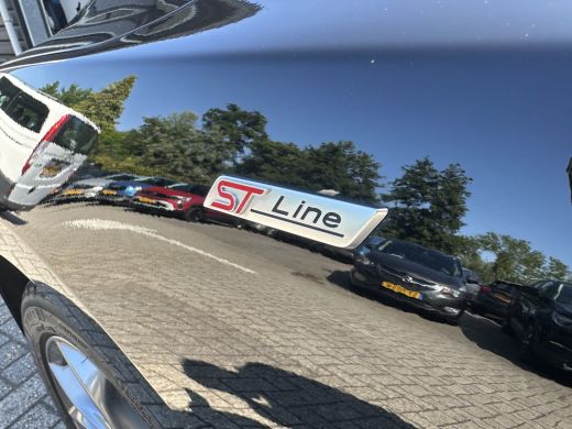 Ford Focus 1.0 125PK ST Line | STOEL-, STUUR- EN VOORRUITVERWARMING| NAVIGATIE| PARKEERSENSOREN V+A| CRUISE ... ActivLease financial lease