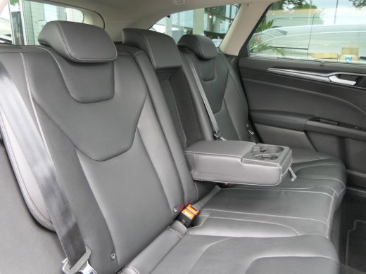 Ford Mondeo Wagon 2.0 IVCT HEV Titanium | Panoramadak | Leder | Adaptive Cruise | BLIS | Sony Audio | Massage... ActivLease financial lease