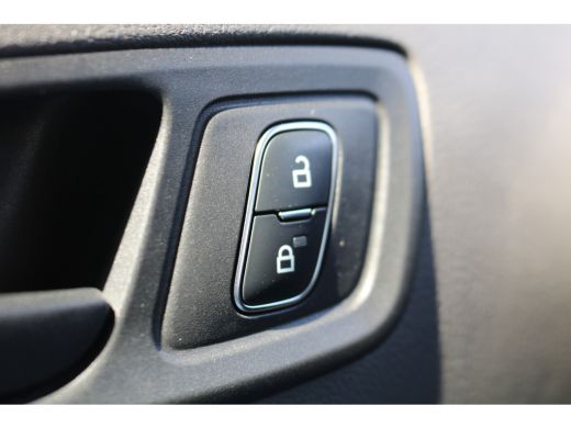 Ford Transit Connect 1.5 EcoBlue L2 Trend Automaat Airco Navigatie Camera Trekhaak ActivLease financial lease