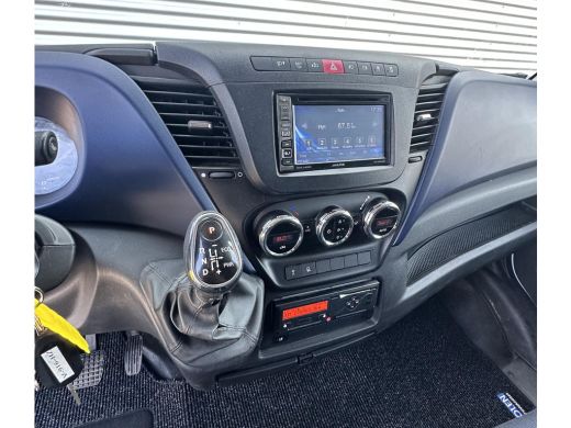 Iveco Daily 35C18 3.0 410 Automaat bakwagen ActivLease financial lease