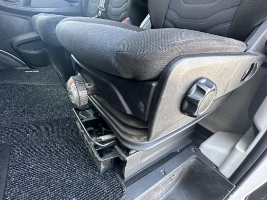 Iveco Daily 35C18 3.0 410 Automaat bakwagen ActivLease financial lease