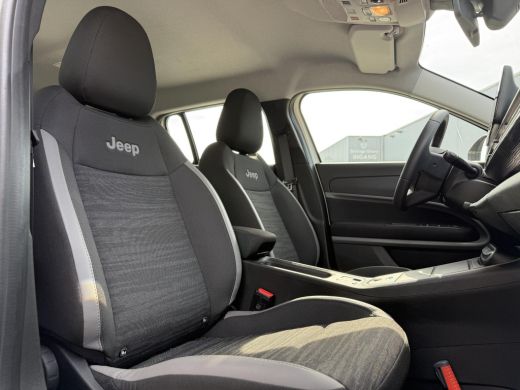 Jeep Avenger Aut. Longitude 54kWh | Navi | Carplay | Stoelverwarming | ActivLease financial lease