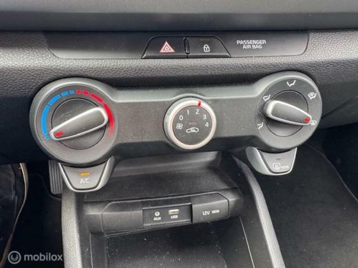Kia Rio 1.0 T 100pk DynamicLine Navigatie & Camera achter , Airco, Electr. Ramen en Spiegels , Bleutooth ... ActivLease financial lease