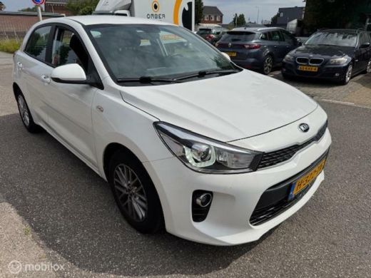 Kia Rio 1.0 T 100pk DynamicLine Navigatie & Camera achter , Airco, Electr. Ramen en Spiegels , Bleutooth ... ActivLease financial lease