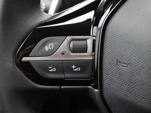 Peugeot 208 1.2 Hybrid Allure 110PK e-DCS6 full led, cruise control, navigatie, achteruitrijcamera, stoelverw... ActivLease financial lease