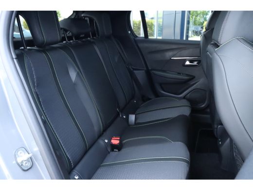 Peugeot 208 GT | Adaptieve Cruise | Camera voor & achter | Carplay | Sfeerverlichting | Keyless ActivLease financial lease