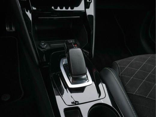 Peugeot e-208 EV GT Pack 50 kWh [ 3-Fase ] (INCL-BTW) *FULL-LED | DIGI-COCKPIT | BLINDSPOT | CAMERA | LEATHER-A... ActivLease financial lease