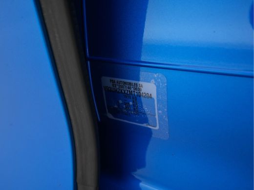 Peugeot e-208 EV GT Pack 50 kWh [ 3-Fase ] (INCL-BTW) *FULL-LED | DIGI-COCKPIT | BLINDSPOT | CAMERA | LEATHER-A... ActivLease financial lease