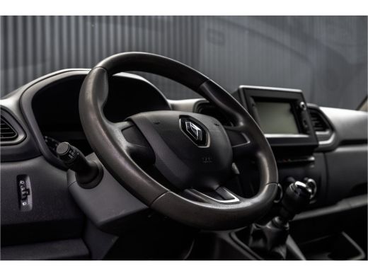 Renault Master T35 dCi | L2H2 | Camera | Navi | LED | 3-Zits | Airco | PDC | Euro 6 ActivLease financial lease