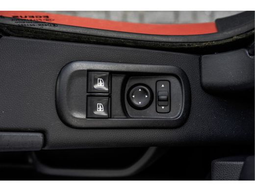 Renault Master T35 dCi | L2H2 | Camera | Navi | LED | 3-Zits | Airco | PDC | Euro 6 ActivLease financial lease