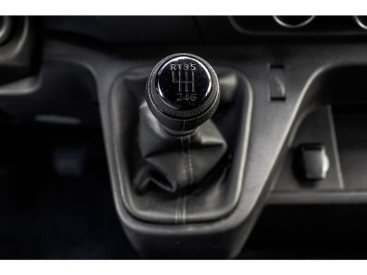 Renault Master T35 dCi | L2H2 | Camera | Navi | LED | 3-Zits | Airco | PDC | Euro 6 ActivLease financial lease