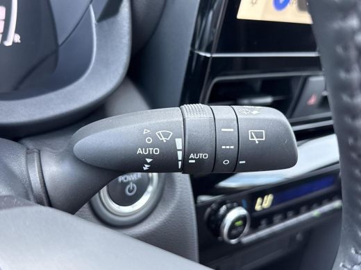 Toyota Yaris Cross 1.5 Hybrid Dynamic Ultimate **STOEL EN STUURWIELVERWARMING/ ADAPTIEF CRUISE CONTROL/ PARKEERCAMER... ActivLease financial lease