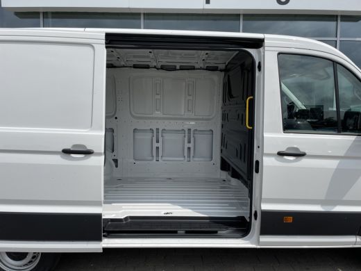 Volkswagen Crafter 30 2.0 TDI L3H2 Highline 140pk Automaat | Trekhaak | App connect ActivLease financial lease