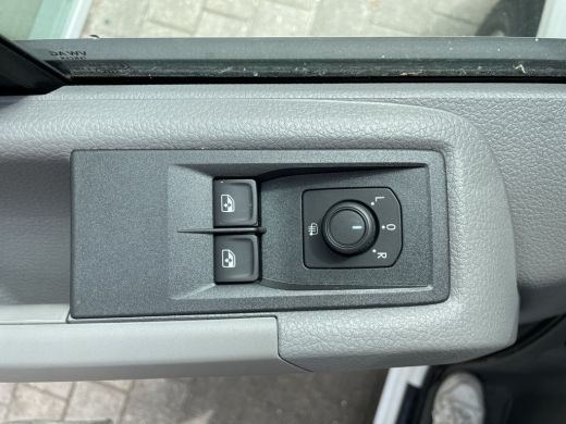 Volkswagen Crafter 30 2.0 TDI L3H2 Highline 140pk Automaat | Trekhaak | App connect ActivLease financial lease