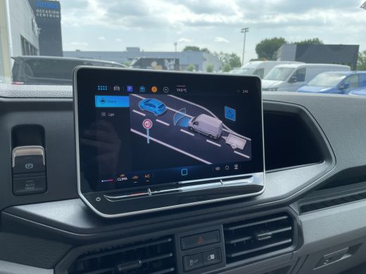 Volkswagen Crafter 30 2.0 TDI L3H2 Highline 140pk Automaat | Trekhaak | App connect ActivLease financial lease