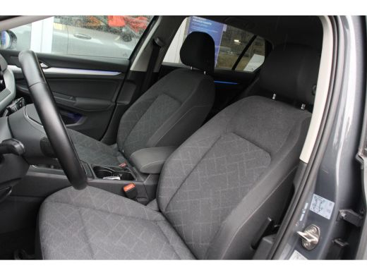 Volkswagen Golf 1.5 TSI | STOELVERWARMING | ADAPTIVE CRUISE | CAMERA | AFN. TREKHAAK | PARK. SENS V+A | APPLE CAR... ActivLease financial lease