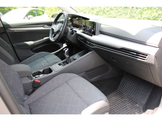 Volkswagen Golf 1.5 TSI | STOELVERWARMING | ADAPTIVE CRUISE | CAMERA | AFN. TREKHAAK | PARK. SENS V+A | APPLE CAR... ActivLease financial lease