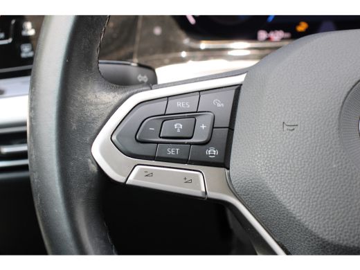 Volkswagen Golf 1.5 TSI | STOELVERWARMING | ADAPTIVE CRUISE | CAMERA | AFN. TREKHAAK | PARK. SENS V+A | APPLE CAR... ActivLease financial lease