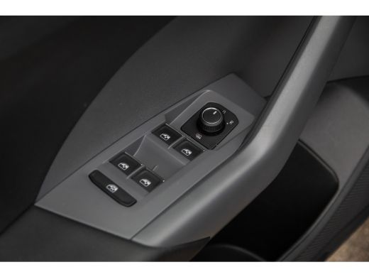 Volkswagen T-Cross 1.0 TSI Style | Cruise control adaptief | LED | Apple Carplay/Android auto | Clima | PDC | LMV 17... ActivLease financial lease