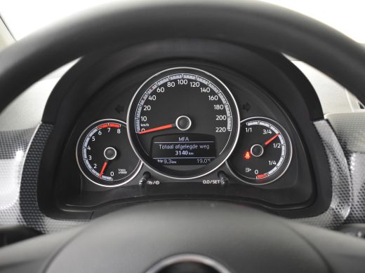 Volkswagen up! 1.0 66pk | FABRIEKSGARANTIE TOT 01-2028 | 3131 Kilometers | DAB radio | LED dagrijverlichting | A... ActivLease financial lease