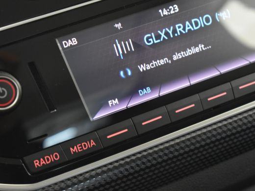 Volkswagen up! 1.0 66pk | FABRIEKSGARANTIE TOT 01-2028 | 3131 Kilometers | DAB radio | LED dagrijverlichting | A... ActivLease financial lease