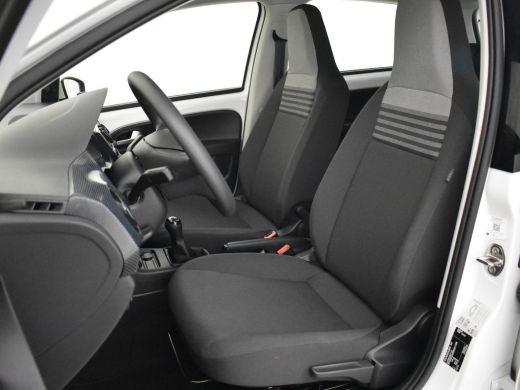 Volkswagen up! 1.0 66pk | FABRIEKSGARANTIE TOT 01-2028 | 3131 Kilometers | DAB radio | LED dagrijverlichting | A... ActivLease financial lease