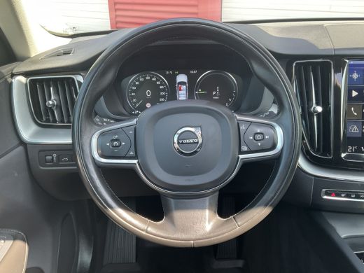 Volvo  XC60 2.0 T8 Twin Engine AWD PHEV Pano Carplay Cam Led Voll.Onderhouden Plug-in! ActivLease financial lease