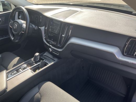 Volvo  XC60 2.0 T8 Twin Engine AWD PHEV Pano Carplay Trekhaak Cam Led Voll.Onderhouden Plug-in! ActivLease financial lease