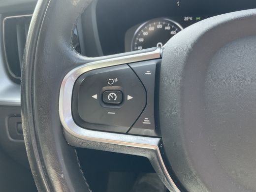 Volvo  XC60 2.0 T8 Twin Engine AWD PHEV Pano Carplay Trekhaak Cam Led Voll.Onderhouden Plug-in! ActivLease financial lease