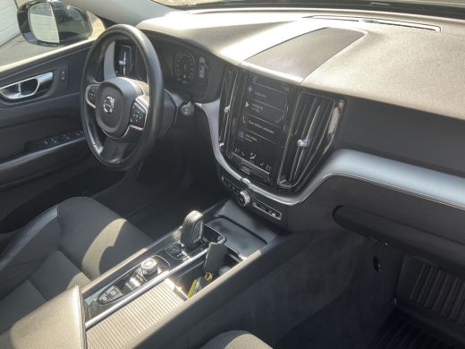 Volvo  XC60 2.0 T8 Twin Engine AWD PHEV Pano Carplay Trekhaak Cam Led Voll.Onderhouden Plug-in! ActivLease financial lease