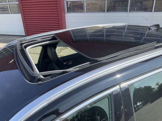 Volvo  XC60 2.0 T8 Twin Engine AWD PHEV Pano Carplay Trekhaak Cam Led Voll.Onderhouden Plug-in! ActivLease financial lease