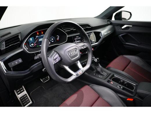 Audi Q3 35 TFSI 150 pk S edition Competition | Achteruitrijcamera | Apple Carplay/Android Auto|telefoonin... ActivLease financial lease