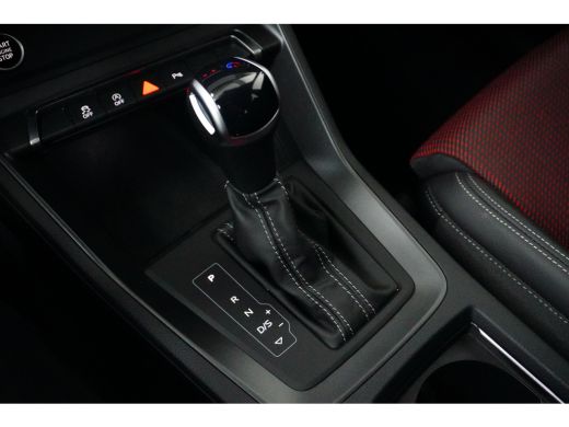 Audi Q3 35 TFSI 150 pk S edition Competition | Achteruitrijcamera | Apple Carplay/Android Auto|telefoonin... ActivLease financial lease