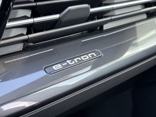 Audi Q4 e-tron 45 quattro S Edition 82 kWh Privacy glas | Optiek zwart plus | Achteruitrijcamera ActivLease financial lease