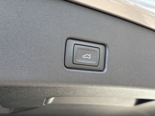 Audi Q4 e-tron 45 quattro S Edition 82 kWh Privacy glas | Optiek zwart plus | Achteruitrijcamera ActivLease financial lease