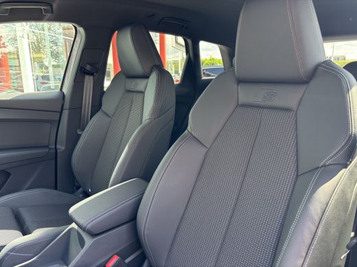 Audi Q4 e-tron 45 quattro S Edition 82 kWh Privacy glas | Optiek zwart plus | Achteruitrijcamera ActivLease financial lease