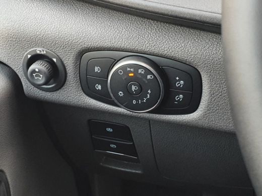 Ford Transit 350 2.0 TDCI L3H2 Limited | Achteruitrijcamera | Airco (automatisch) | Apple Carplay/Android Auto ActivLease financial lease