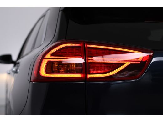 Kia Niro EV DynamicLine 64 kWh | Dealer onderhouden | Camera | Stoel-/stuurverwarming | Keyless Entry | Clima... ActivLease financial lease