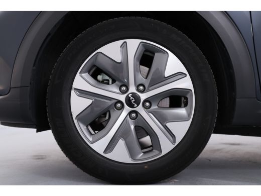 Kia Niro EV DynamicLine 64 kWh | Dealer onderhouden | Camera | Stoel-/stuurverwarming | Keyless Entry | Clima... ActivLease financial lease
