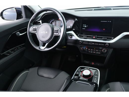 Kia Niro EV DynamicLine 64 kWh | Dealer onderhouden | Camera | Stoel-/stuurverwarming | Keyless Entry | Clima... ActivLease financial lease
