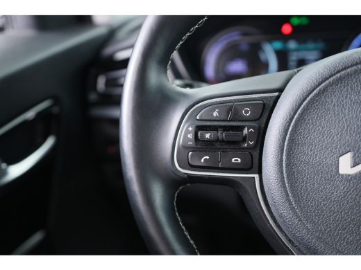 Kia Niro EV DynamicLine 64 kWh | Dealer onderhouden | Camera | Stoel-/stuurverwarming | Keyless Entry | Clima... ActivLease financial lease