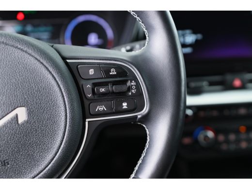 Kia Niro EV DynamicLine 64 kWh | Dealer onderhouden | Camera | Stoel-/stuurverwarming | Keyless Entry | Clima... ActivLease financial lease
