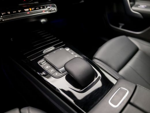 Mercedes-Benz A-Klasse 250 e Business Solution Luxury 218Pk Automaat (GROOT NAVI, SFEERVERLICHTING, WIDESCREEN, CAMERA, ... ActivLease financial lease